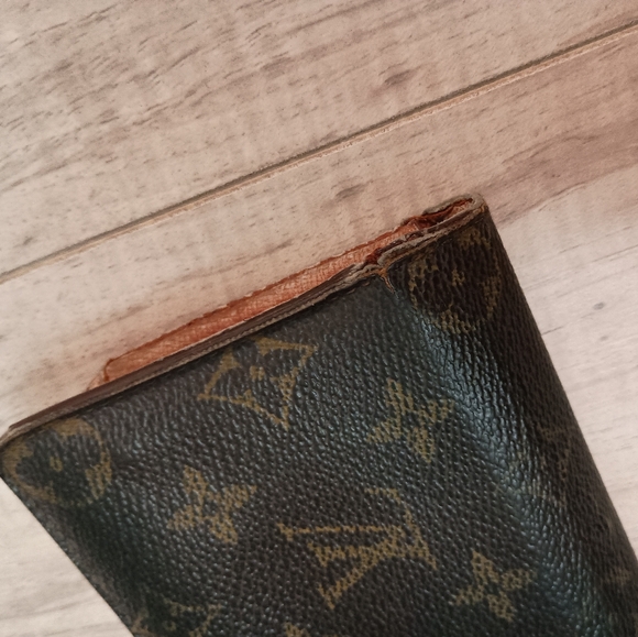 Authentic Louis Vuitton Viennois Kisslock Wallet - Picture 3 of 15